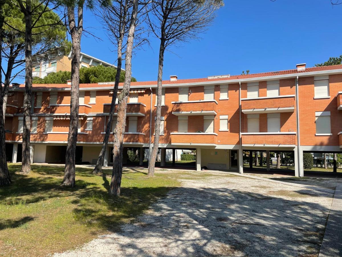 Twin Pine Trees Flats, Near Beach بيبيوني المظهر الخارجي الصورة